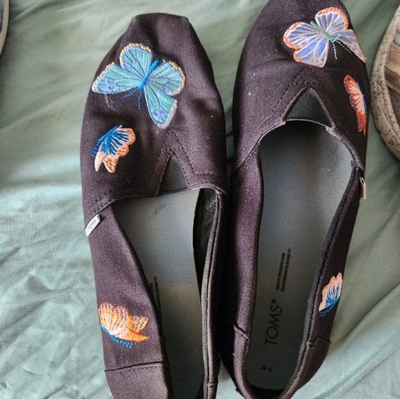 Toms Shoes - TOMS Black alpargata slip-ons